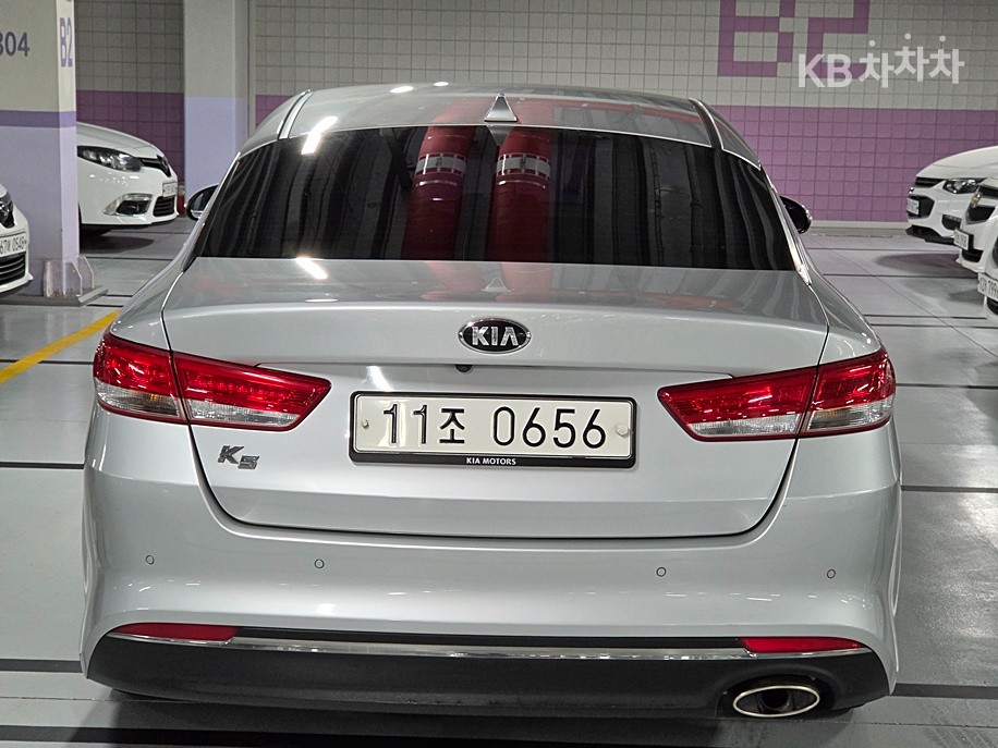 Kia K5 — miniaturë 3