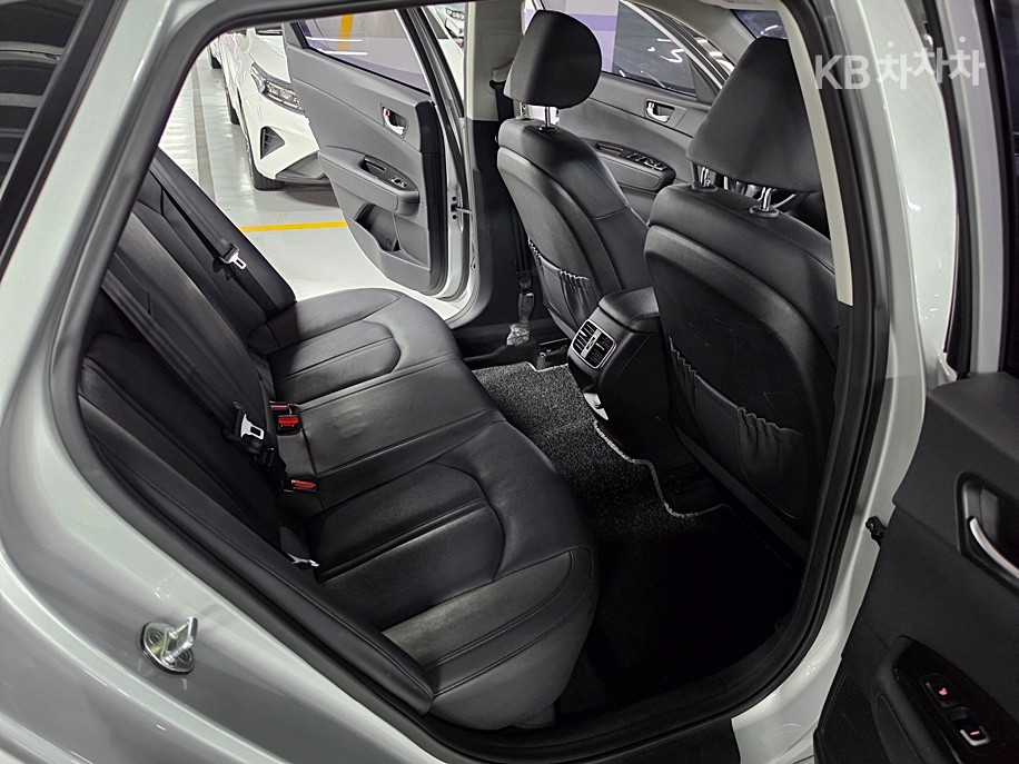 Kia K5 — miniaturë 8