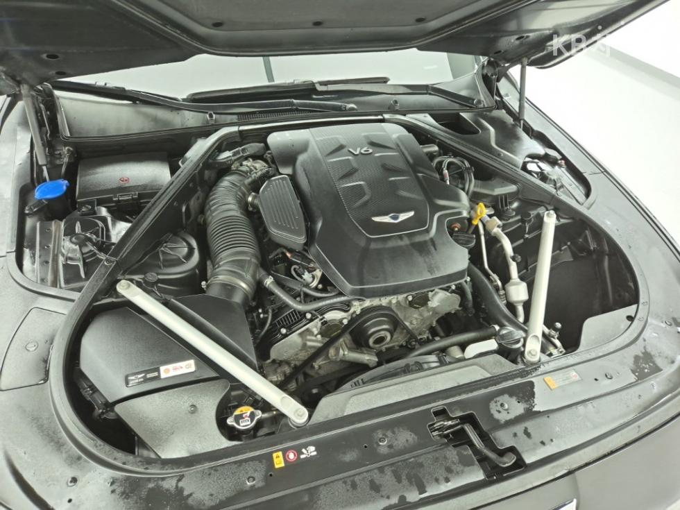 2021 Genesis G90 photo