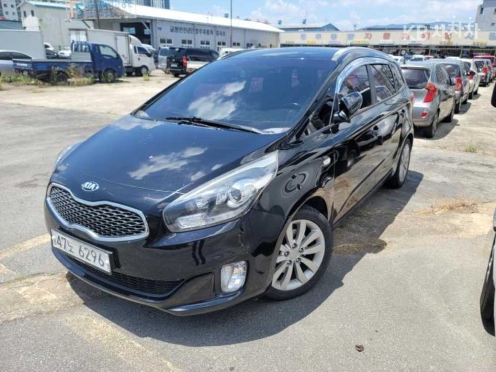 Kia Carens — miniaturë 3