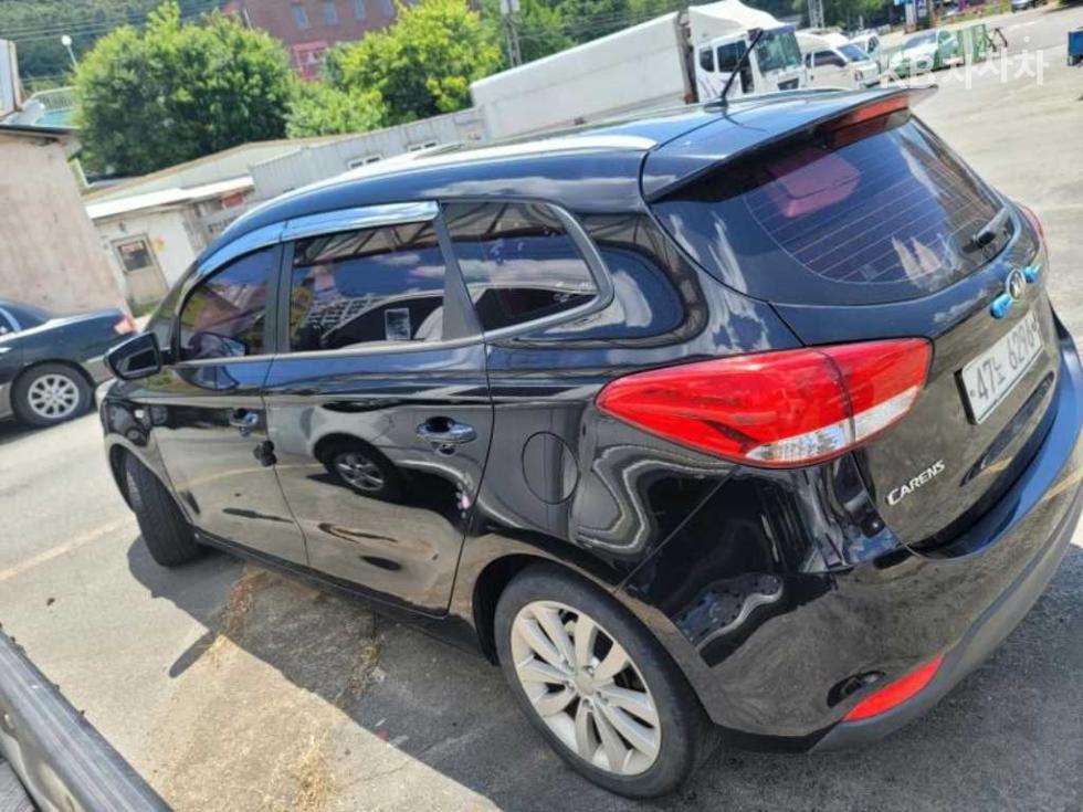 Kia Carens — miniaturë 4