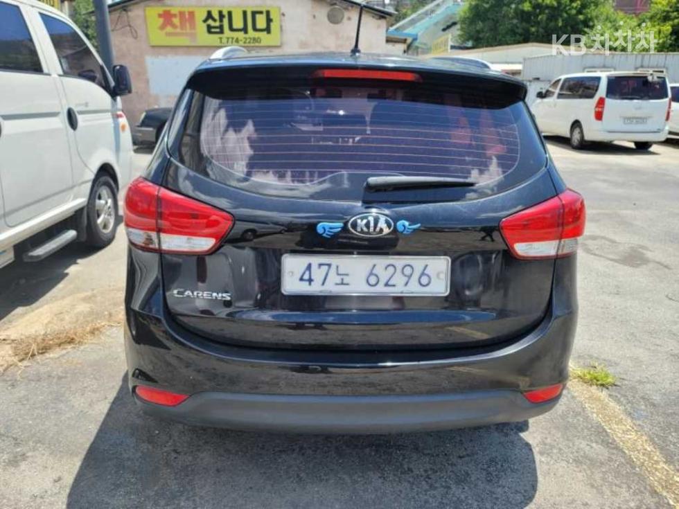 Kia Carens — miniaturë 6