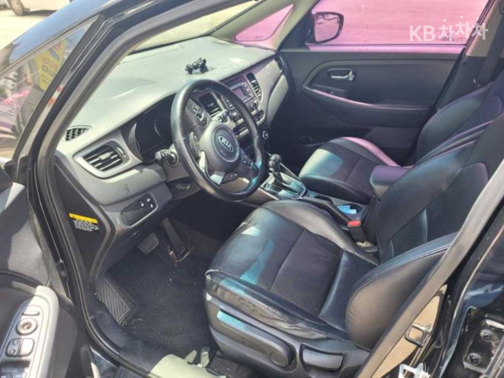 Kia Carens — miniaturë 8
