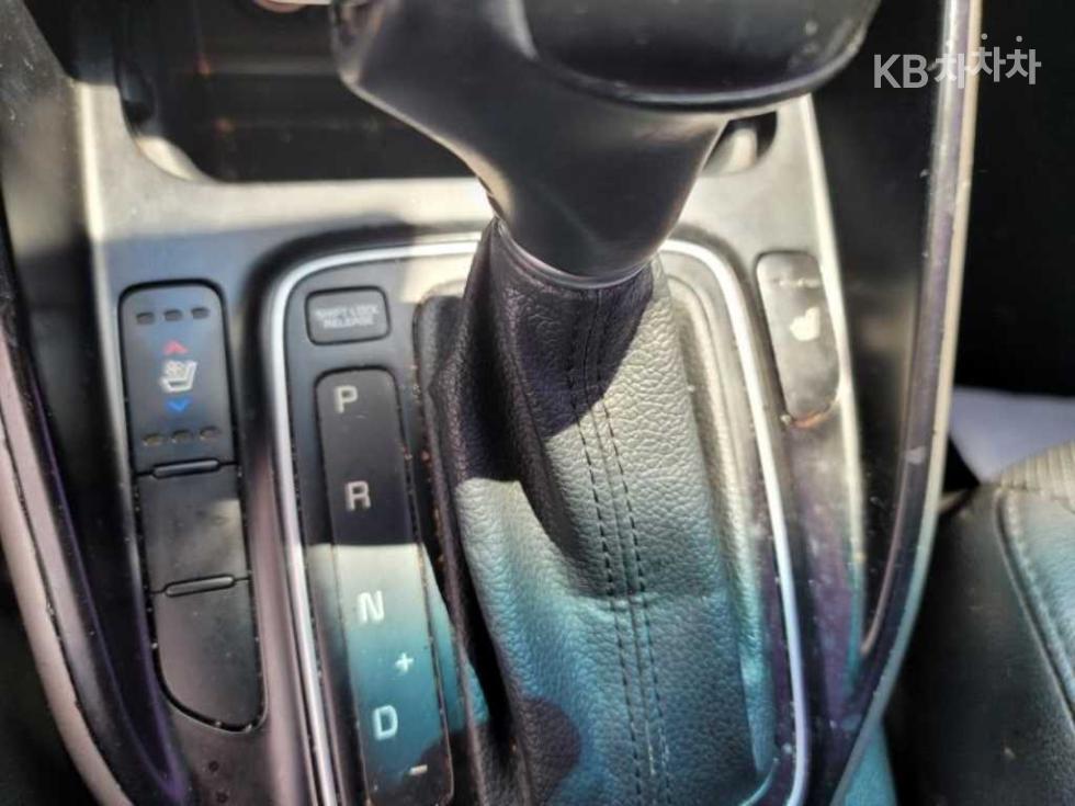 Kia Carens — miniaturë 12