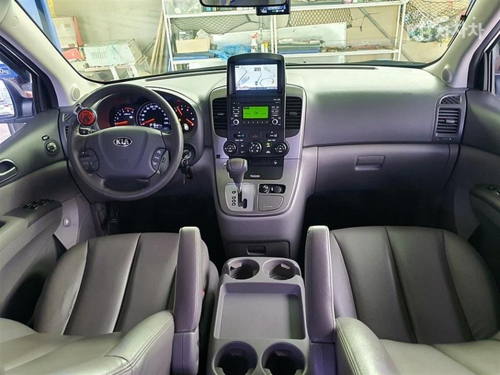 Kia Carnival — miniaturë 10
