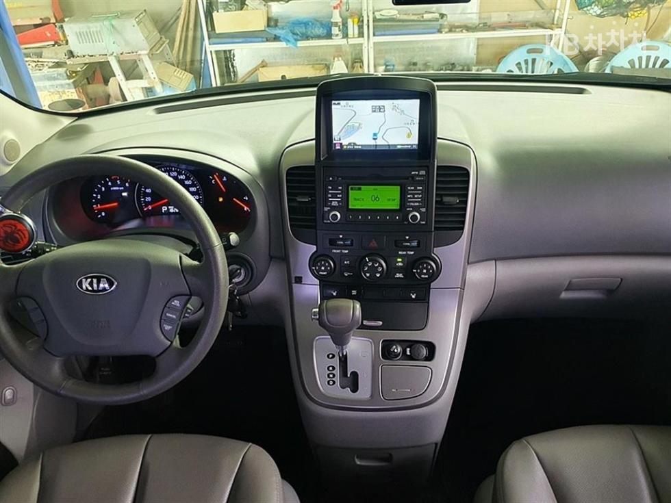 Kia Carnival — miniaturë 12