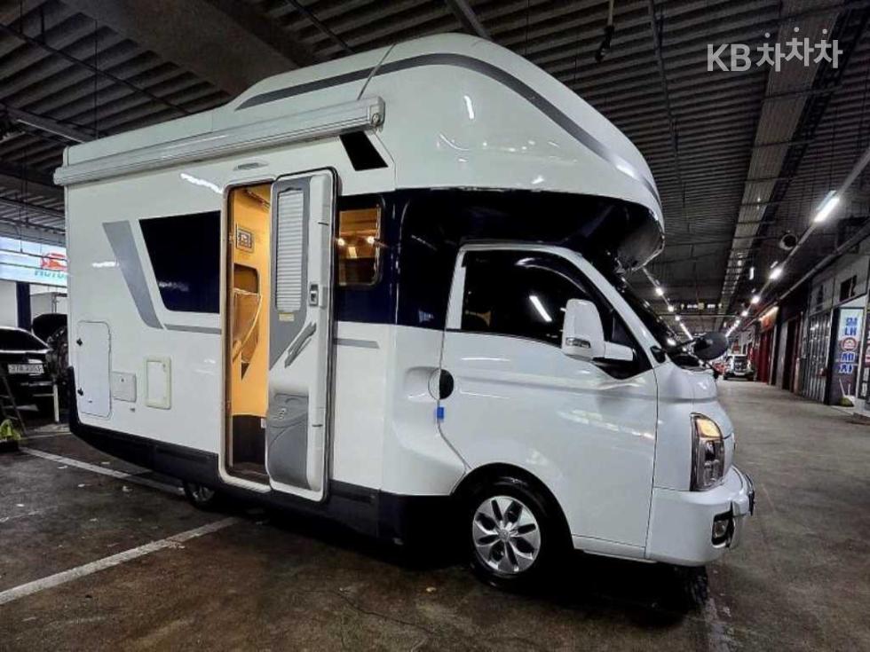 2021 Hyundai 2 photo