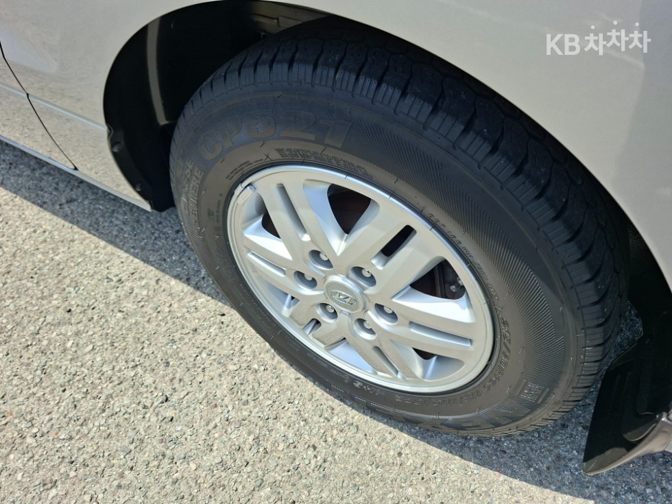 Hyundai Starex — miniaturë 12