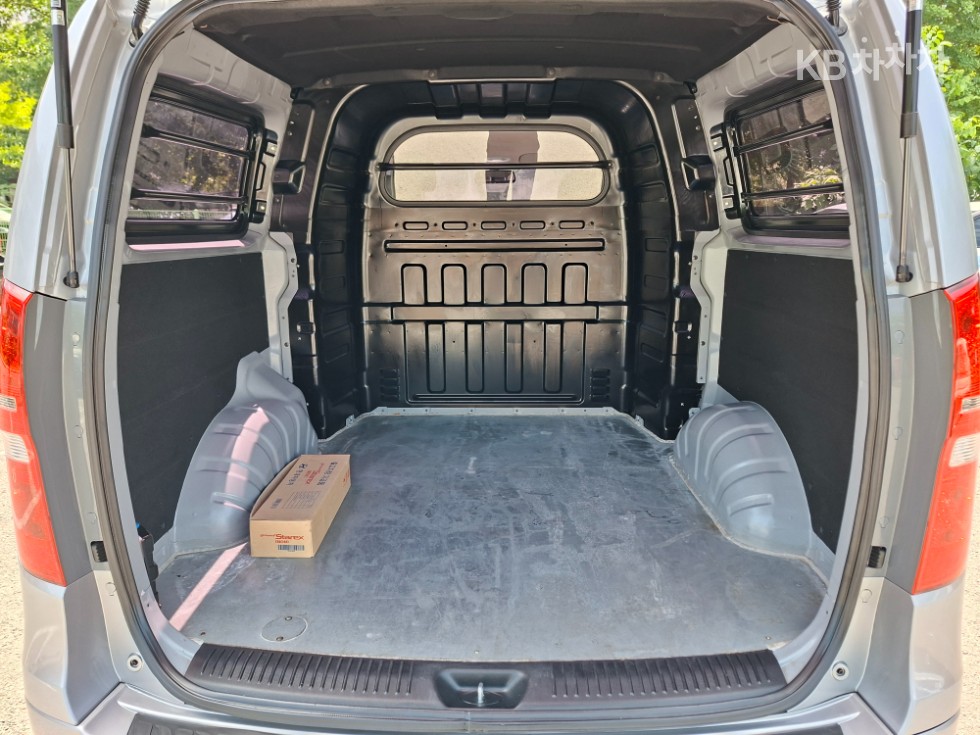 Hyundai Starex — miniaturë 9