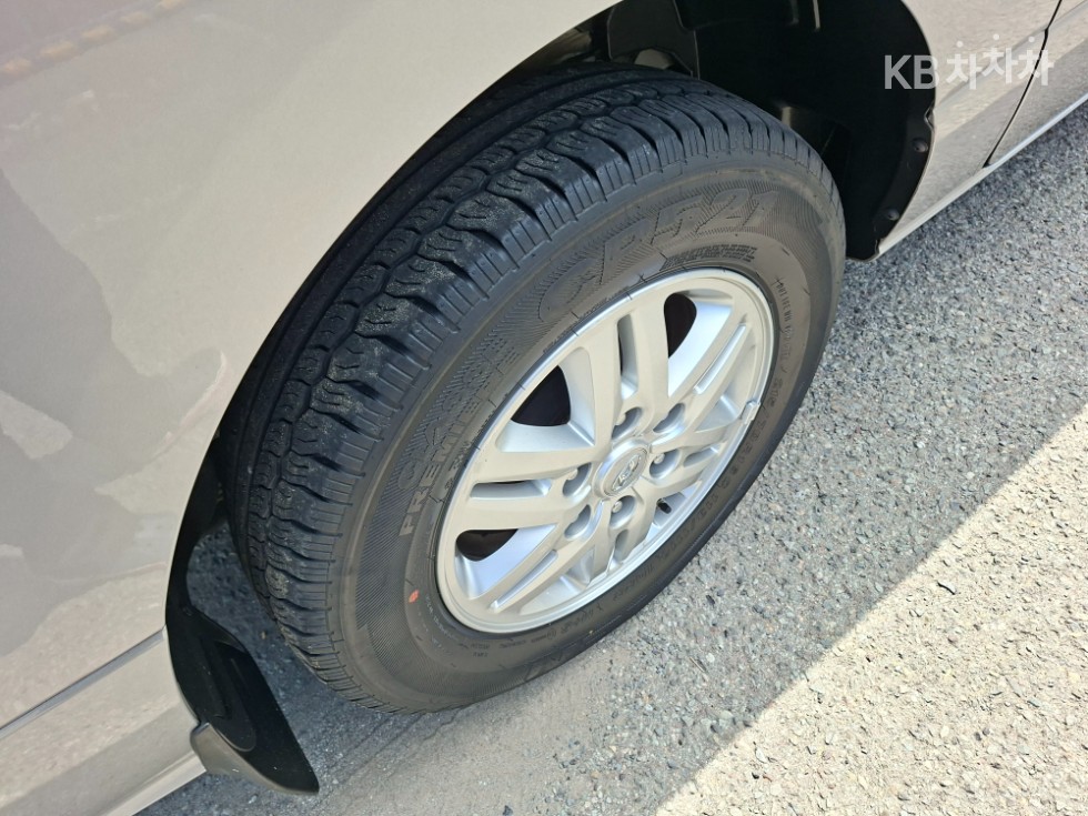Hyundai Starex — miniaturë 13
