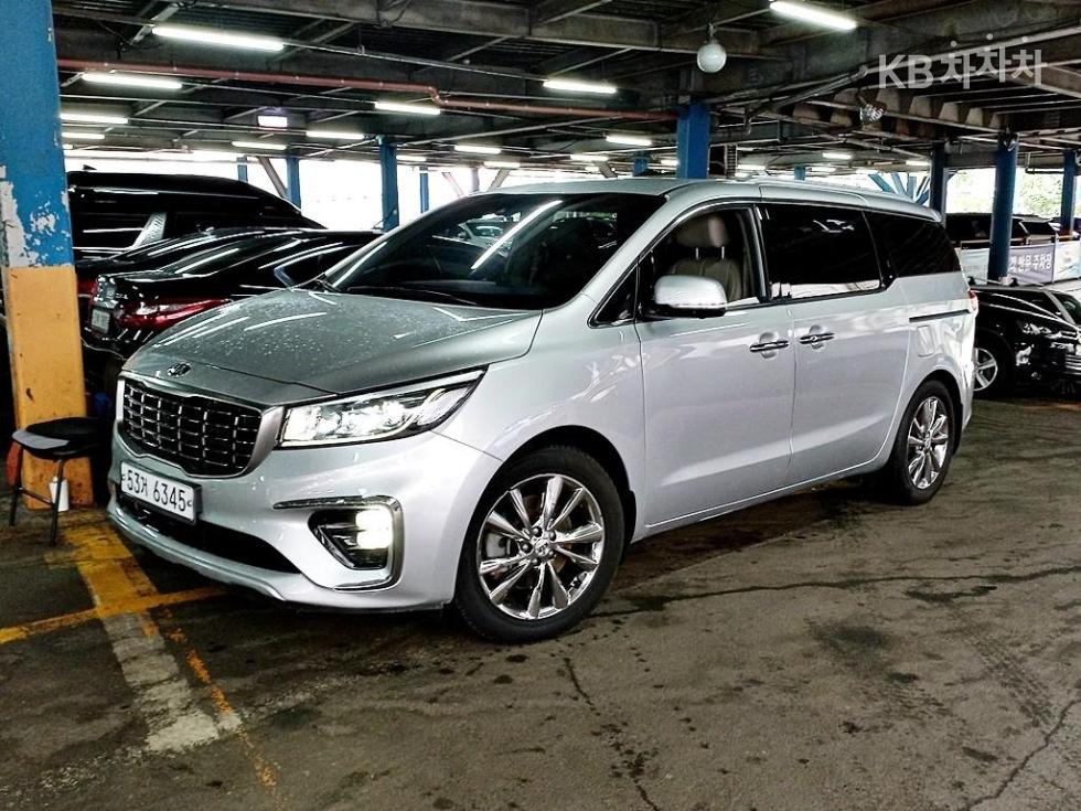 Kia Carnival — miniaturë 2