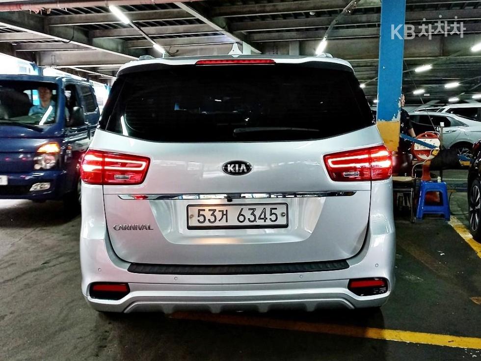 Kia Carnival — miniaturë 3