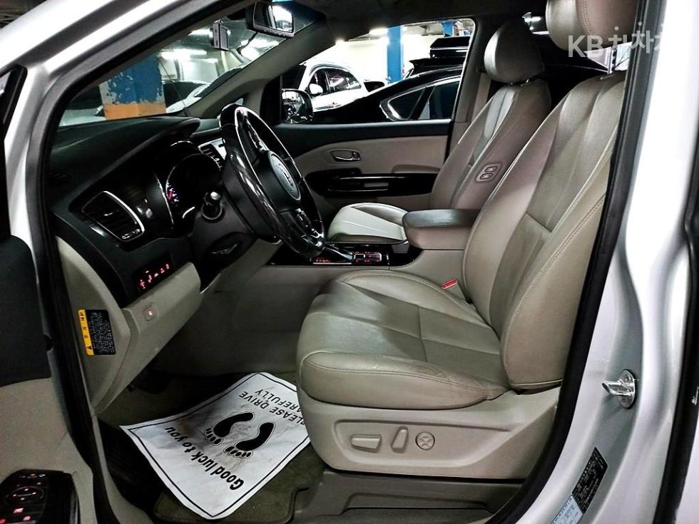 Kia Carnival — miniaturë 5