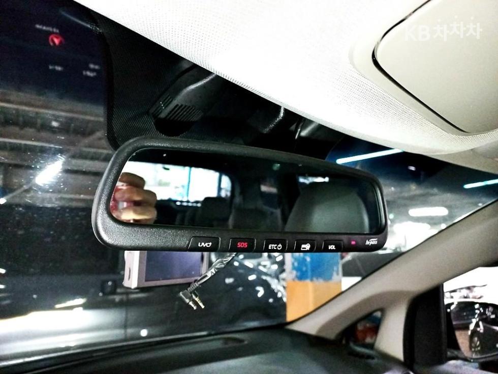 Kia Carnival — miniaturë 12