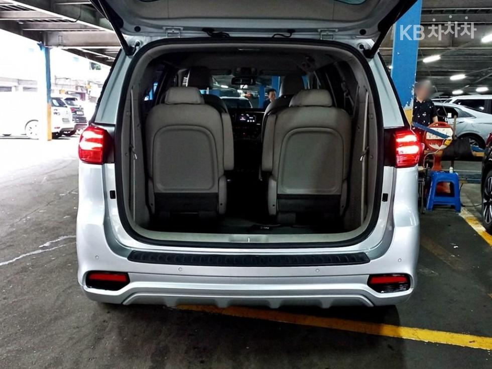 Kia Carnival — miniaturë 18
