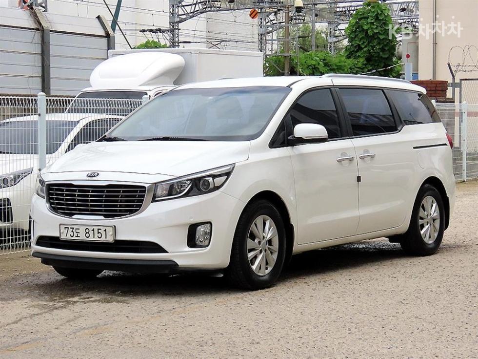 Kia Carnival — miniaturë 2