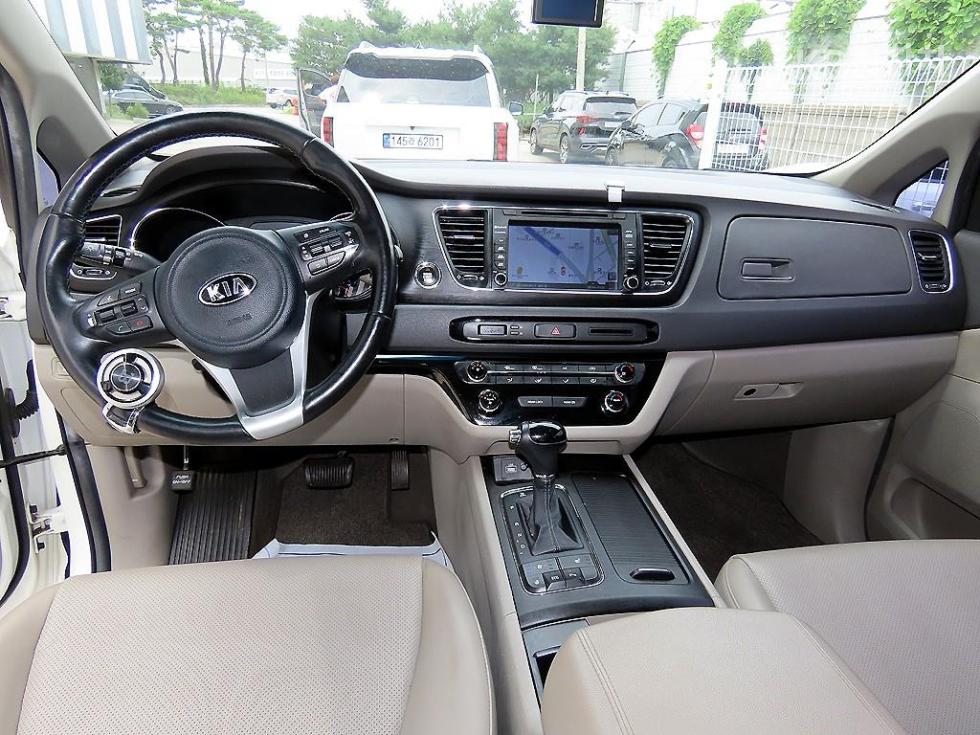 Kia Carnival — miniaturë 8