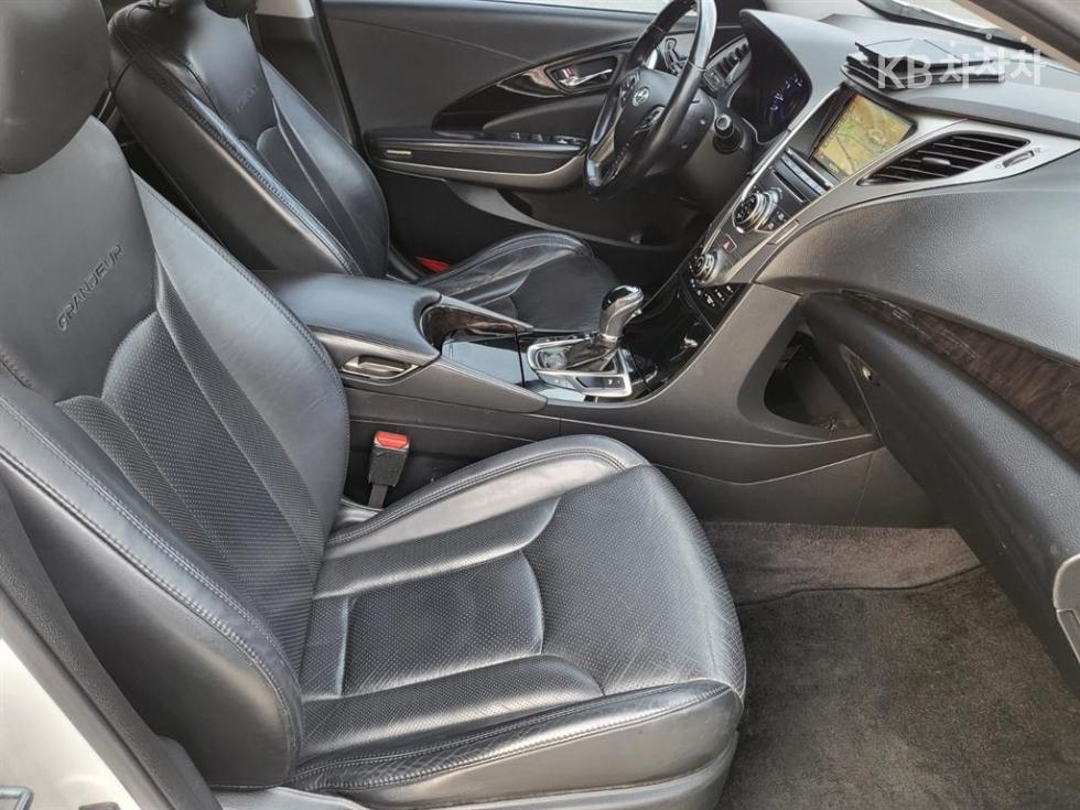 Hyundai Grandeur — miniaturë 13