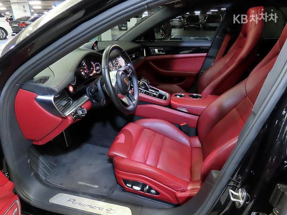 2018 Porsche (971) photo