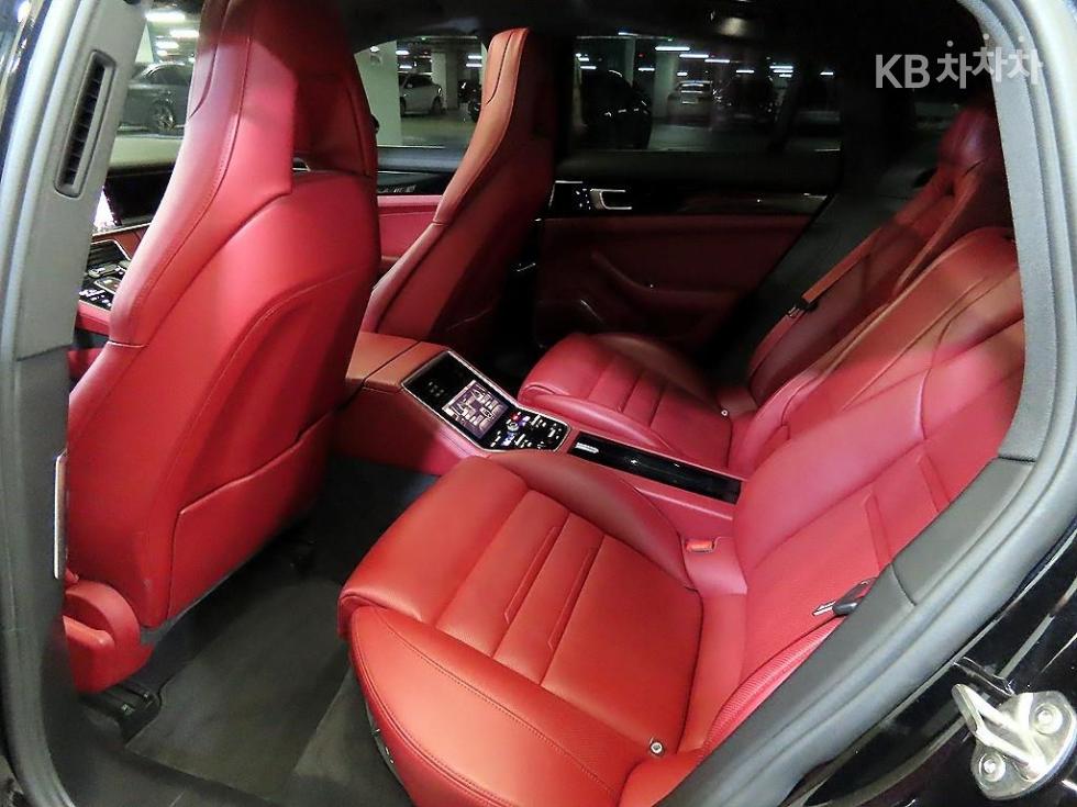 2018 Porsche (971) photo