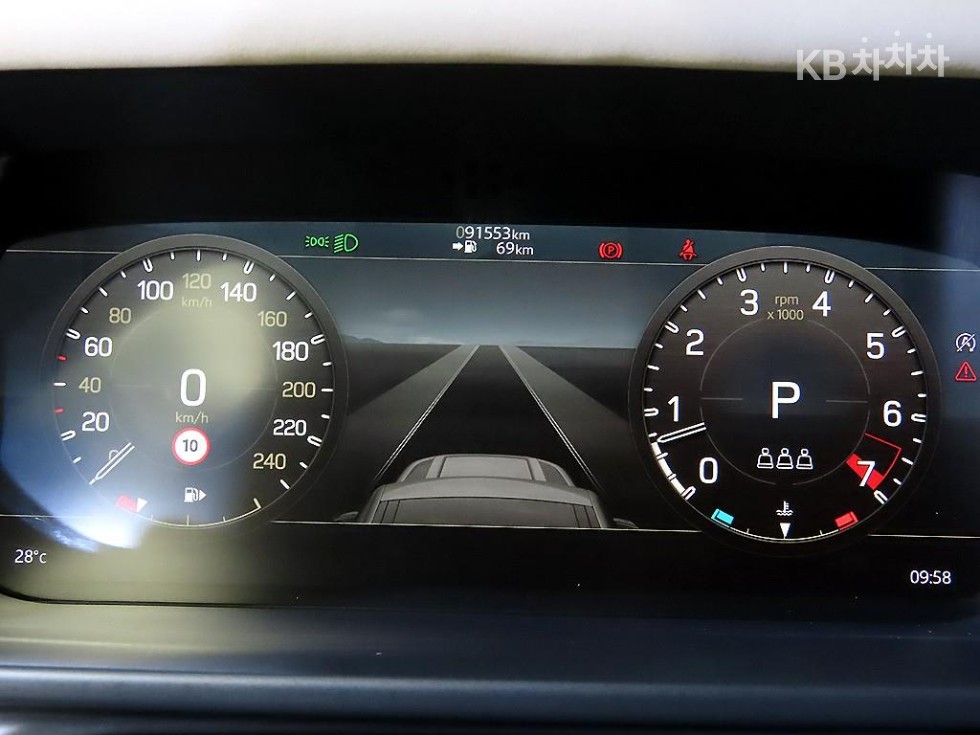 2021 Land Rover (L663) photo