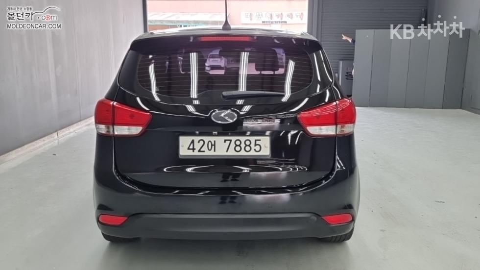 Kia Carens — miniaturë 4