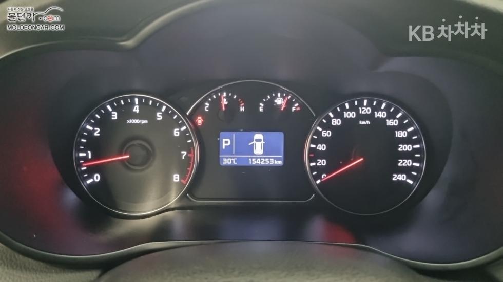 Kia Carens — miniaturë 5