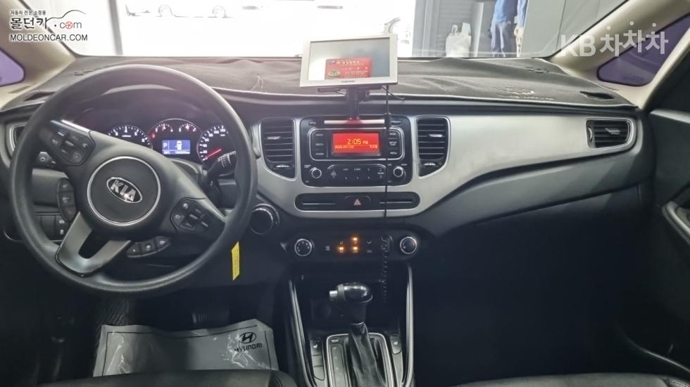 Kia Carens — miniaturë 7