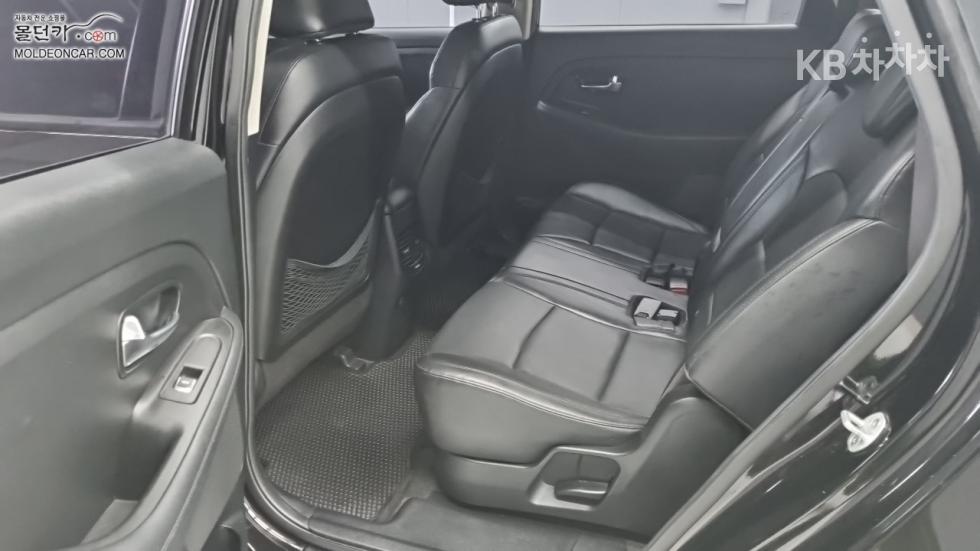 Kia Carens — miniaturë 10