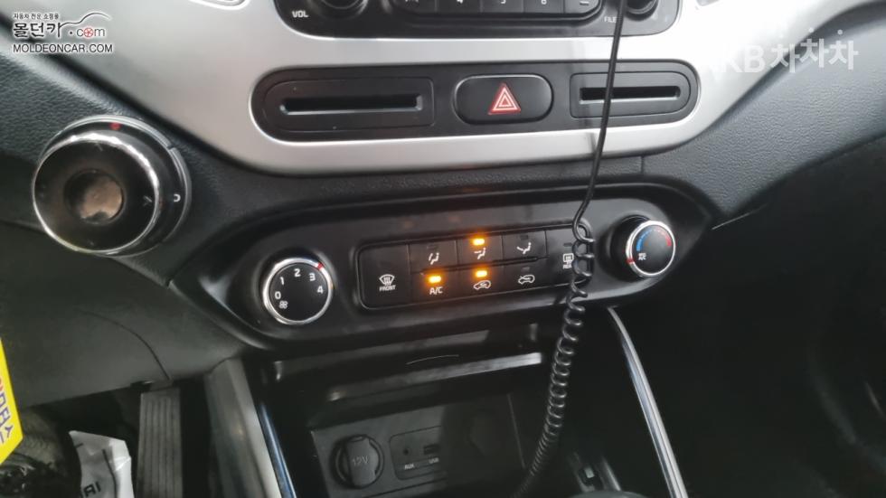 Kia Carens — miniaturë 13
