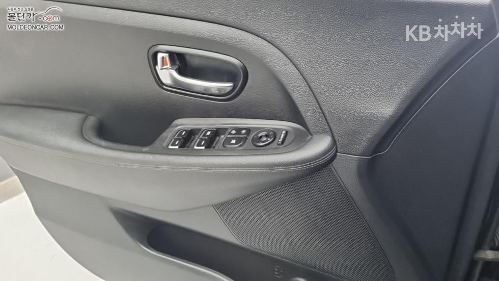 Kia Carens — miniaturë 17