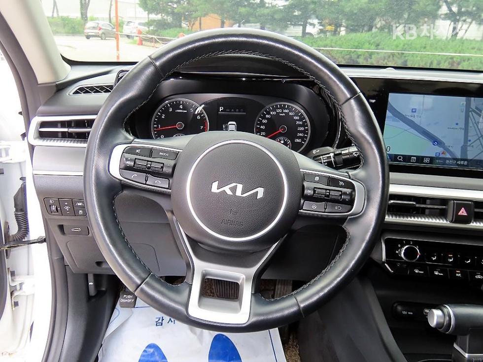 Kia K5 — miniaturë 8