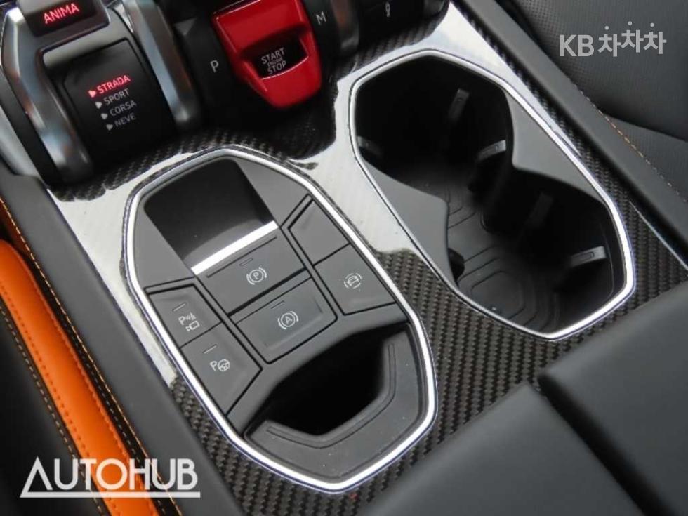 Lamborghini Urus — miniaturë 8