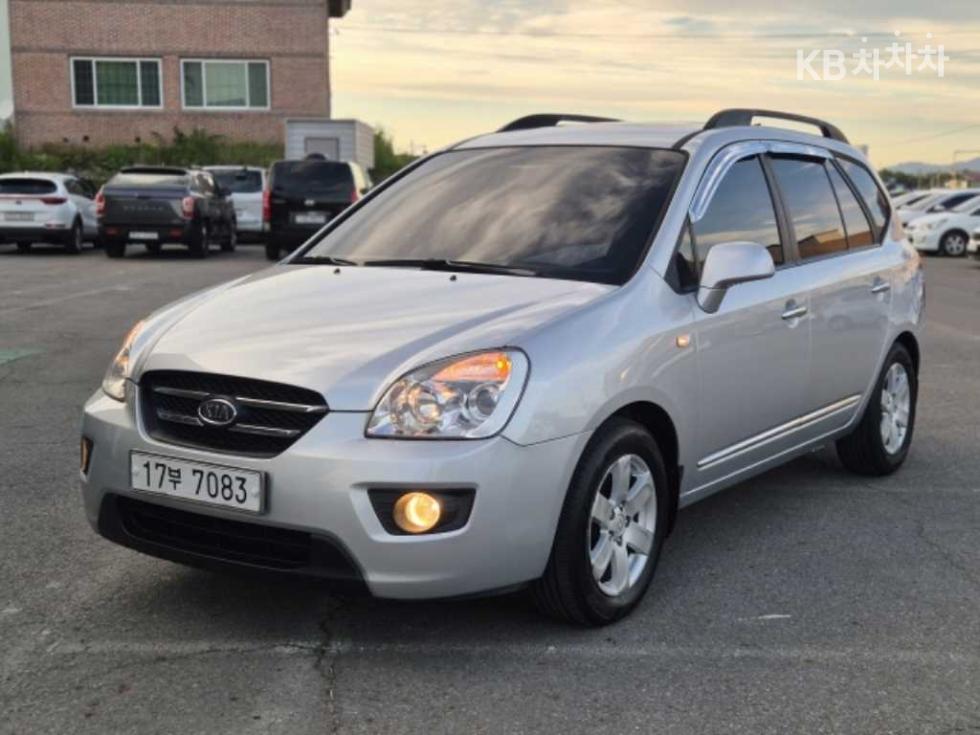 Kia Carens 2.0 LPI GLX — foto 1