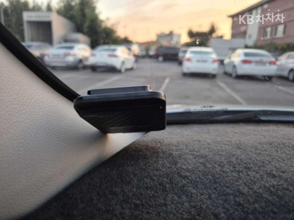 Kia Carens — miniaturë 10