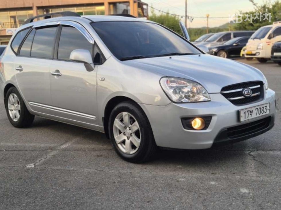 Kia Carens — miniaturë 12