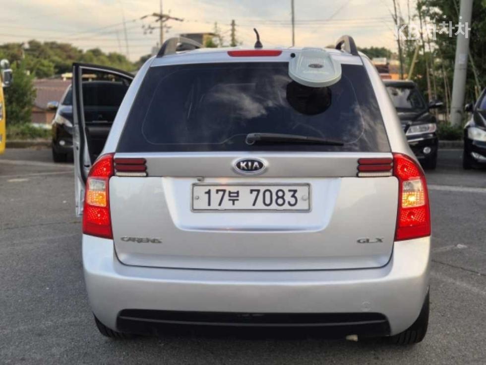 Kia Carens — miniaturë 13