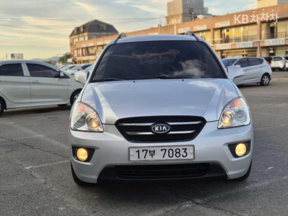 Kia Carens — miniaturë 14