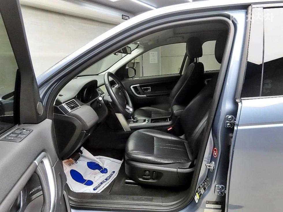 2018 Land Rover Used Car photo