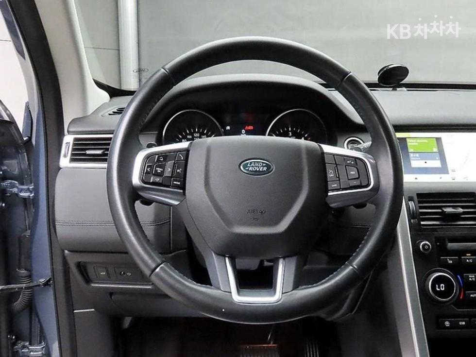2018 Land Rover Used Car photo
