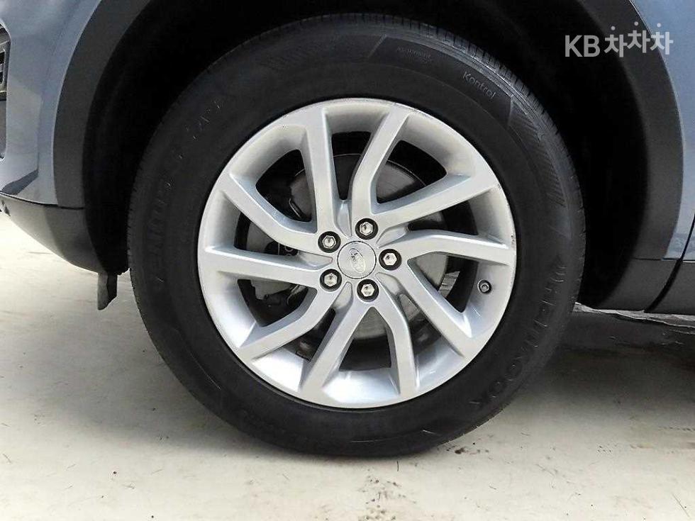 2018 Land Rover Used Car photo