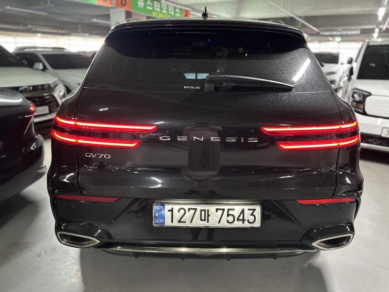 2024 Genesis GV70 photo