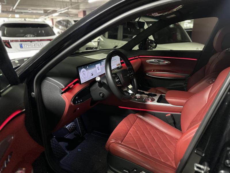 2024 Genesis GV70 photo