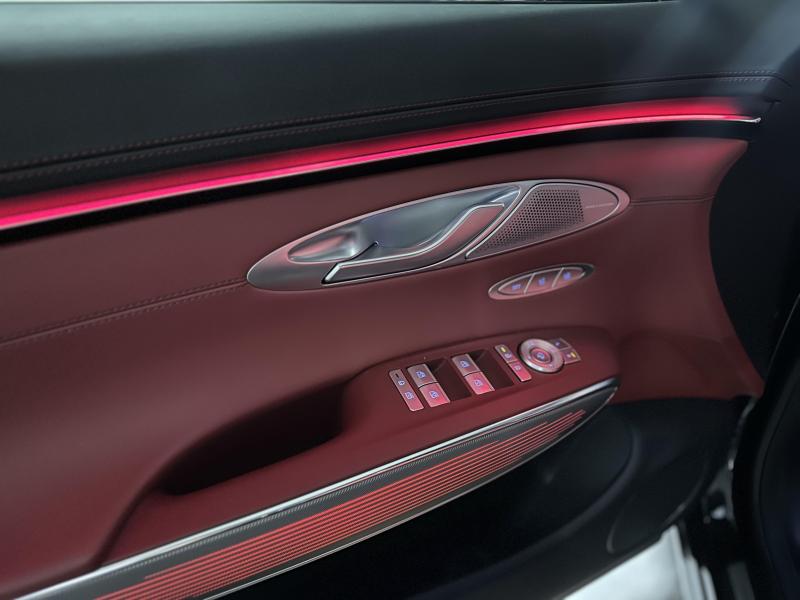2024 Genesis GV70 photo