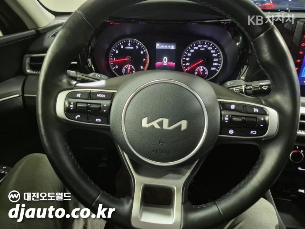 Kia K5 — miniaturë 7