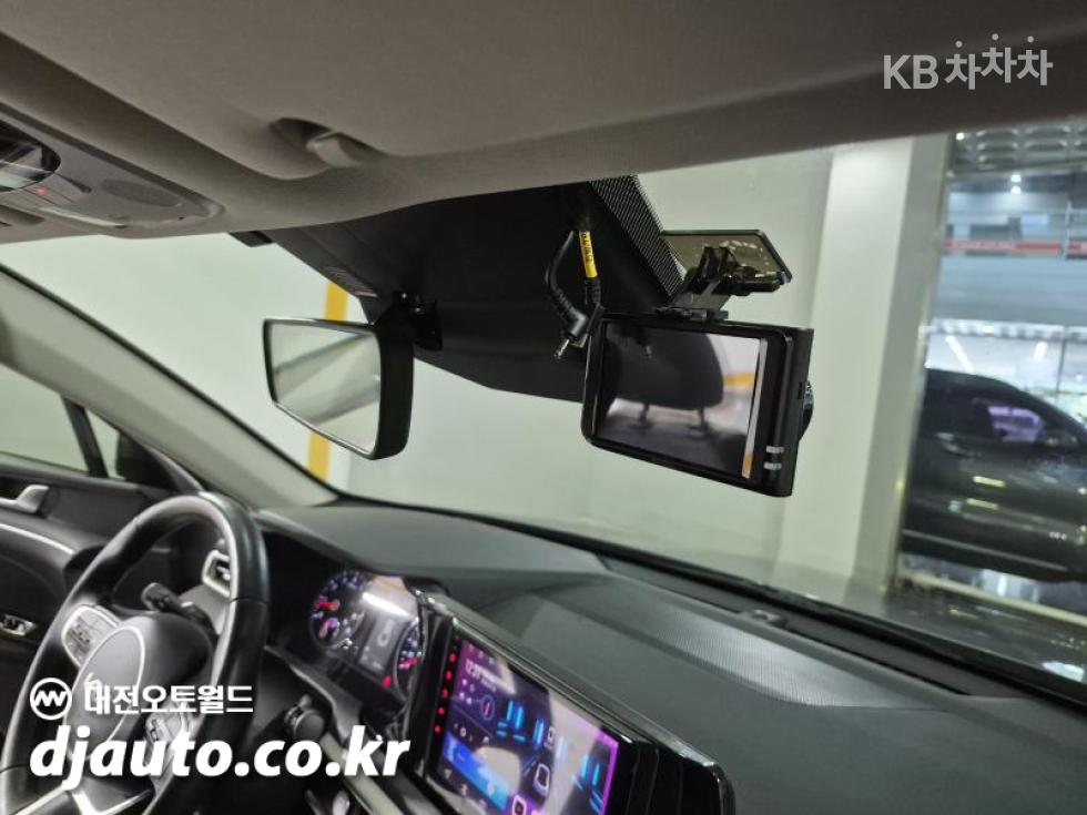Kia K5 — miniaturë 9