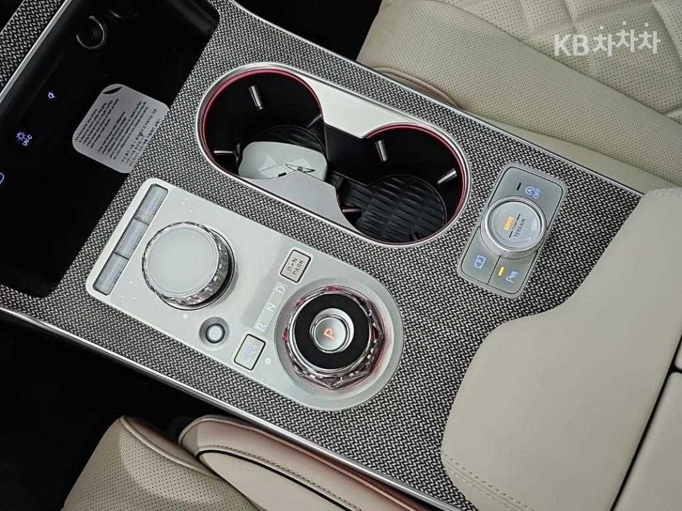 2026 Genesis GV80 photo