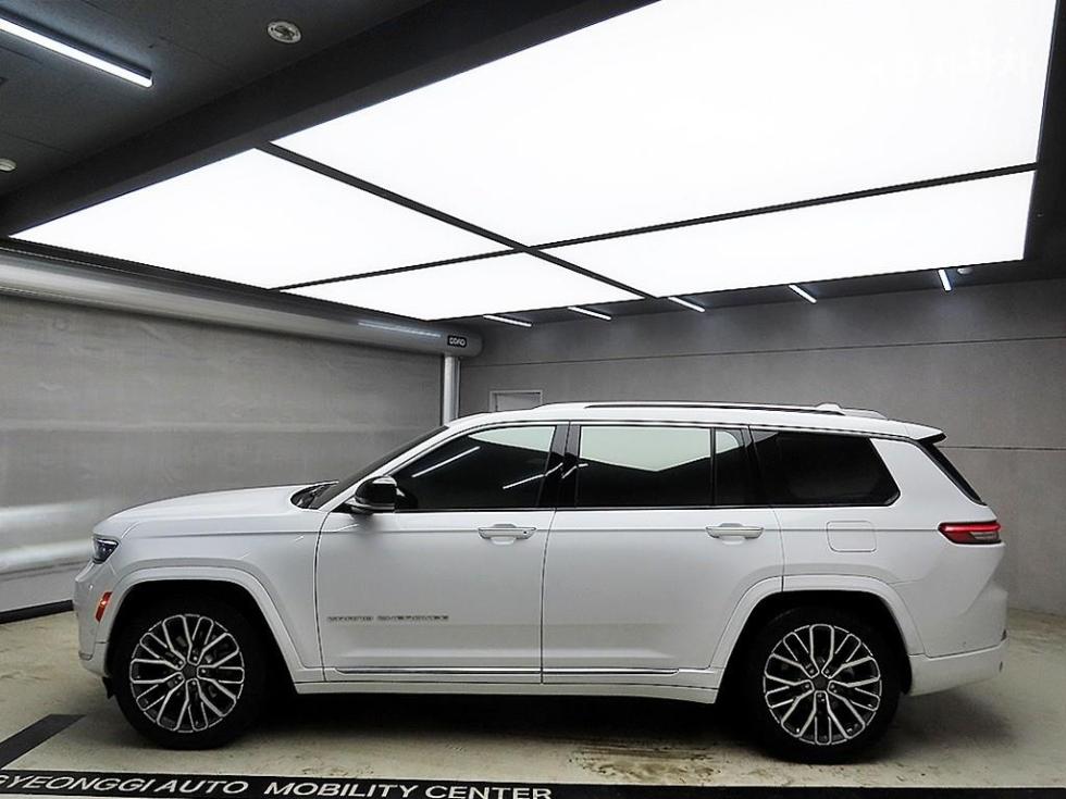 2023 Jeep (WL) photo