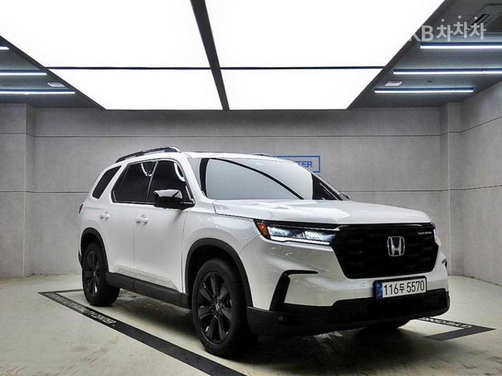 2025 Honda 4 photo
