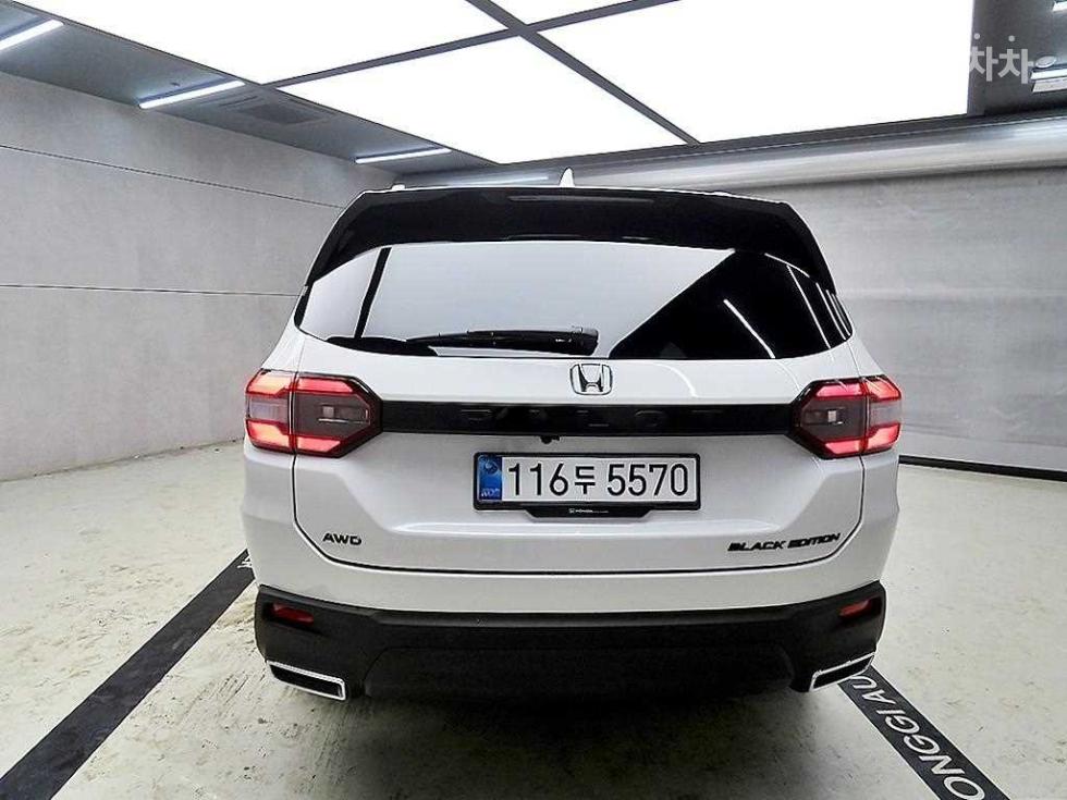 2025 Honda 4 photo